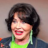 Бабкину склоняют к неприличиям, а она признается: берет размерчик побольше