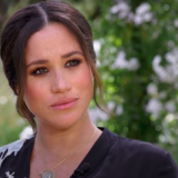 Заявившуюся на важное мероприятие в мятом костюме Меган Маркл распекли за неряшливый вид