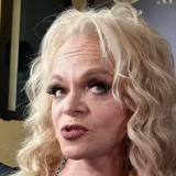 Опасающаяся за свою жизнь Долина просит взять ее под госзащиту после потери квартиры