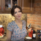 46-летняя Климова восхитила поклонников своими стройными ногами