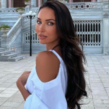 Алсу сделала заявление о смене фамилии после нашумевшего развода с Абрамовым