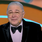 Женившийся на молодухе Петросян подал в суд на родную дочь