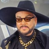 Филипп Киркоров поздравил читателей 