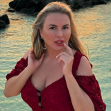 Семенович подробно рассказала историю знакомства с женатым избранником