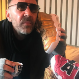 Названа дата возвращения Шнурова на большую сцену после развода с молодой женой