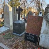 Похоронили и забыли: Петросян плюнул на могилу тестя