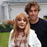 Оставшаяся с детьми Пугачева не смогла сдержать эмоций, увидев видео Галкина