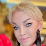 Дочь Волочковой сыграет сразу две свадьбы: для папы и для мамы