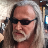 Джигурда бросился спасать попавшую в опалу Пугачеву: Оставьте бабушку в покое