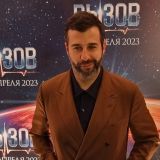 Не появляющийся на российских экранах Ургант работает во Франции