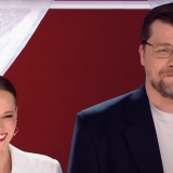 Оставившая Харламова Ковальчук вернулась на родину и растрогала поклонников