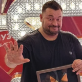 Пытавшийся убрать собственного 