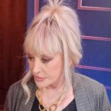 Оставшаяся одна Алла Пугачева взвыла от безысходности