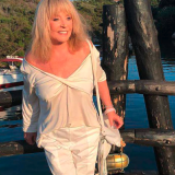 Тарасова сделала заявление о покинувшей страну Пугачевой: Почему мы должны страдать?