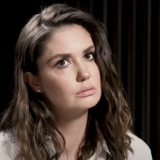 Агата Муцениеце спровоцировала слухи о беременности после появления на сцене