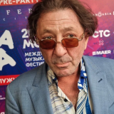 Лепс вынужден перенести свадьбу с 19-летней невестой из-за финансовых проблем