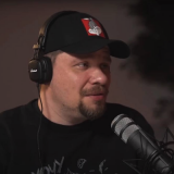 Вываливший огромное пузо Гарик Харламов публично опозорился