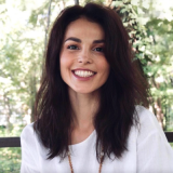 Сати Казанова объяснила решение тщательно скрывать лицо и имя своего ребенка