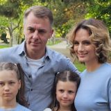 Люди ахнули: Игорь Петренко похвастался тремя красавицами-дочками