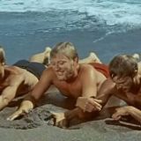 ТЕСТ: угадайте культовые советские фильмы по жарким пляжным кадрам