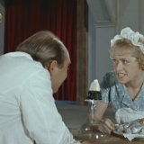 ТЕСТ: угадайте летний советский фильм по кадру с мороженым