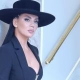 Очередь из чужих мужей: Седокову атакуют ревнивые жены, не дав опомниться после трагедии