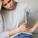 Не ждите острой боли: врач назвала 4 тихих сигнала, что ваша поджелудочная "устала" от праздников